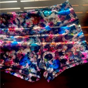 Fleo power high rise flower shorts